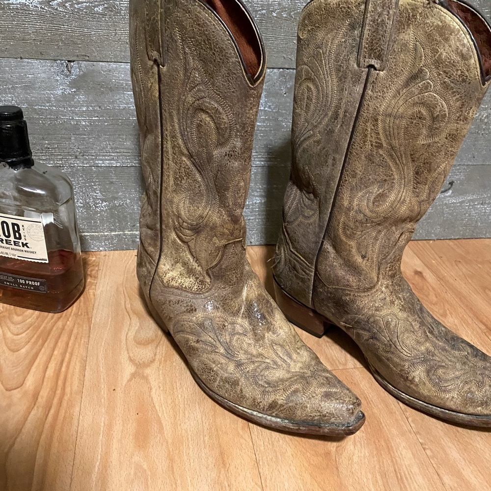 Tan size 9 1/2 Wide men Dan Post cowboy boots